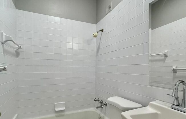 2 beds, 1 bath, 1,000 sqft, $1,000, Unit Unit # 3
