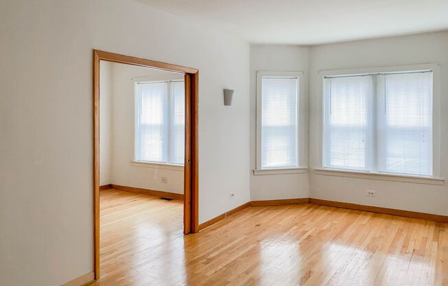 2 beds, 1 bath, 815 sqft, $2,100, Unit 4817-3A