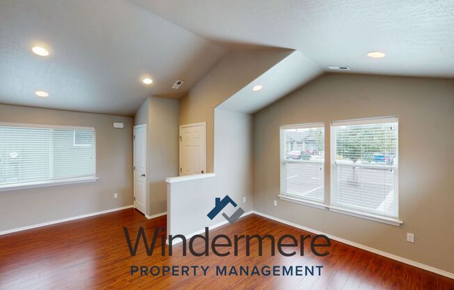 3 beds, 2 baths, 1,064 sqft, $1,695, Unit chin215-1