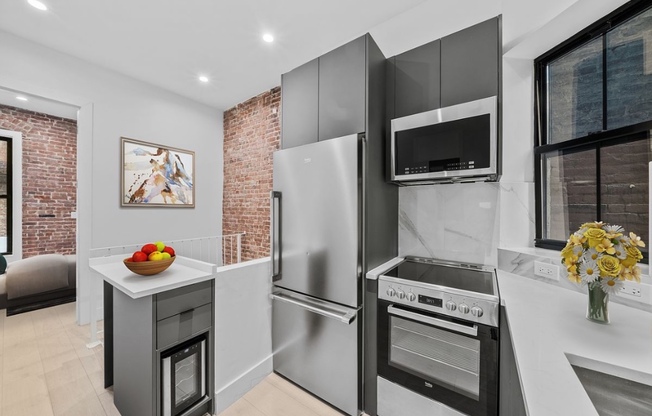 2 beds, 1.5 baths, $6,400, Unit GARDENB