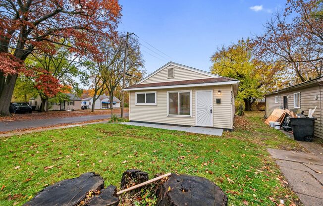 Remodeled Detroit rental available now!