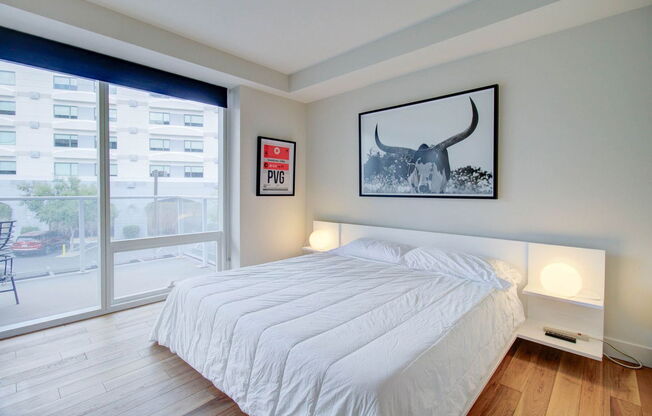 1 bed, 1 bath, 776 sqft, $3,000, Unit 2006