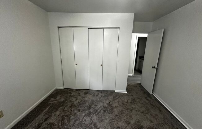 2 beds, 1 bath, $950, Unit 3