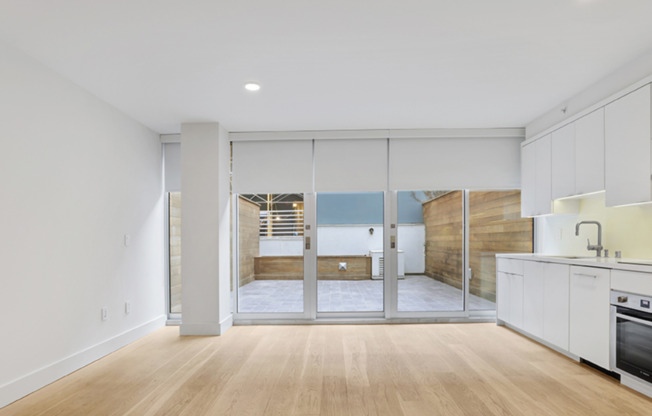 Studio, 1 bath, 384 sqft, $2,195, Unit 25