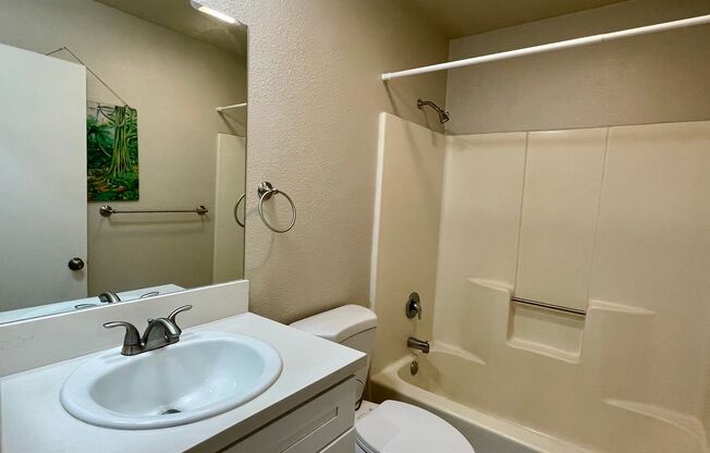 2 beds, 1 bath, $2,395, Unit Unit P