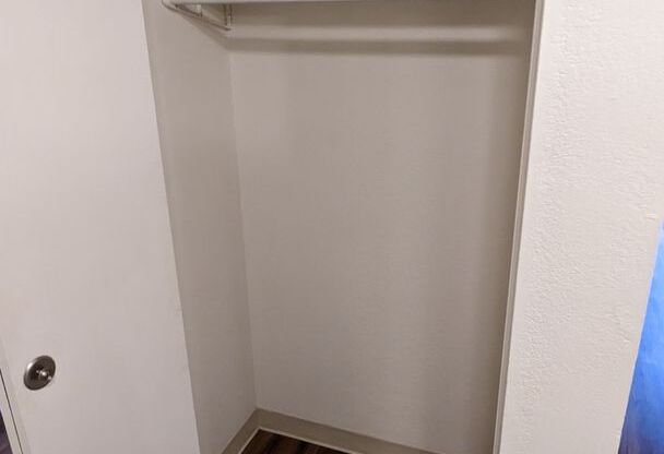 1 bed, 1 bath, 700 sqft, $1,295, Unit #28