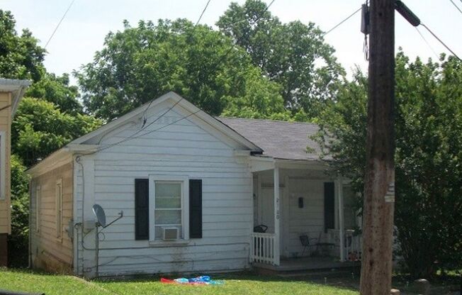 2 Bedroom 1 Bath Available to Rent for $725/Mo.