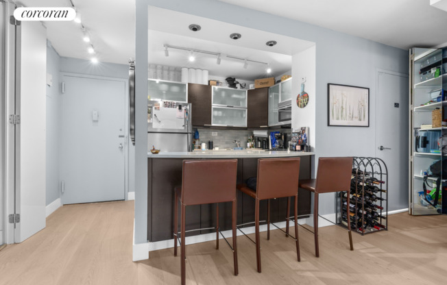 130 W 67 ST
