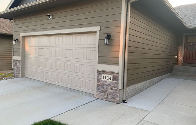 Stylish & Spacious 4-Bedroom Home with Versatile Layout and Modern Comforts