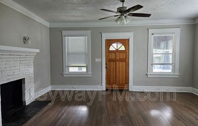 1313 MERRY ST