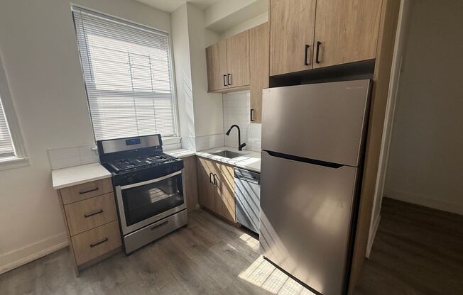 Studio, 1 bath, 500 sqft, $1,395, Unit 102