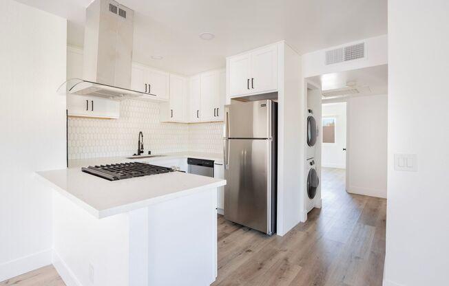 1 MONTH FREE! Newly Remodeled 2 bed / 2 bath in West Hollywood