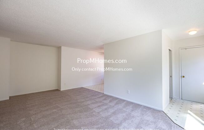Cozy Beaverton Two Bedroom Apartment in a Four-Plex!