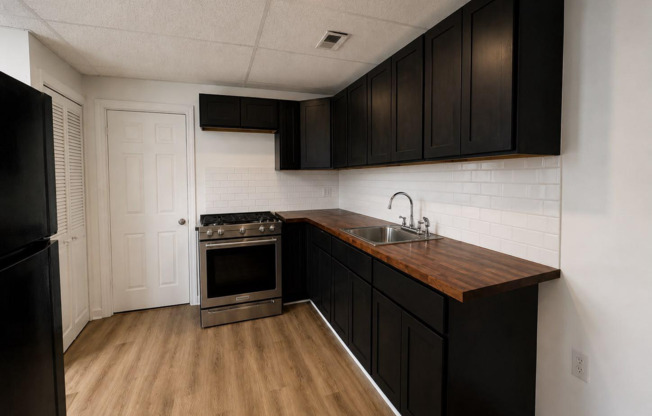 3 beds, 1 bath, $1,250, Unit #3