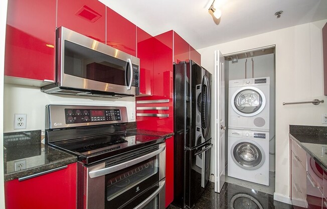 2 beds, 2 baths, 1,014 sqft, $4,100, Unit 1521