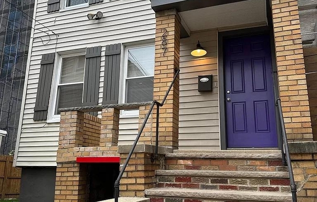 287 MONTICELLO AVE