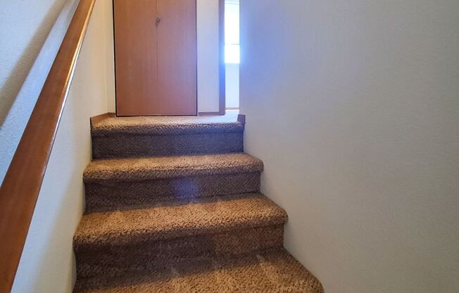 2 beds, 1.5 baths, 896 sqft, $1,495, Unit 660 LaSalle Street #1