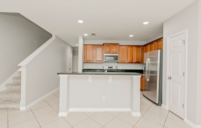 Gorgeous 3/3  Bedroom Townhome - Now Available IMMEDIATE MOVE IN!!