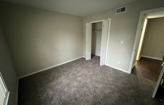 RENT DROP!!! 2bd/1ba Apartment in Clarksville Indiana Now Available!