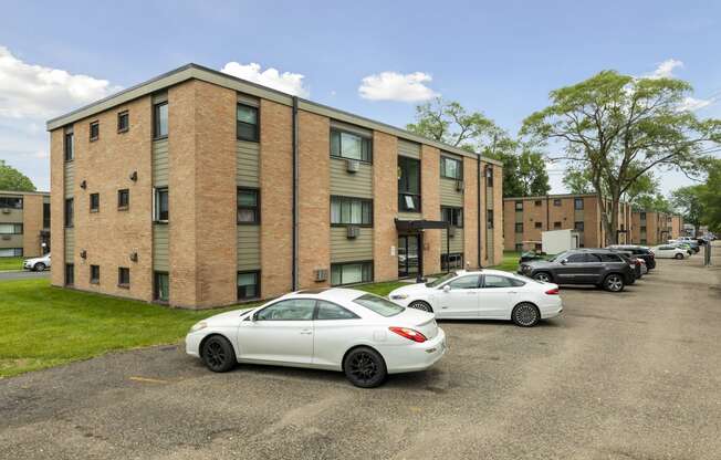 Northeast Villas Apartments in Fridley, MN exterior