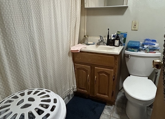 Studio, 1 bath, 300 sqft, $1,850, Unit R