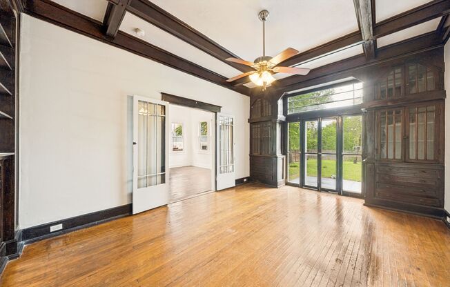 CHARMING 4-BEDROOM HISTORIC HOME IN TOBIN HILL