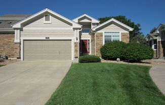 Ranch living in this Spacious Townhome in The Broadlands
