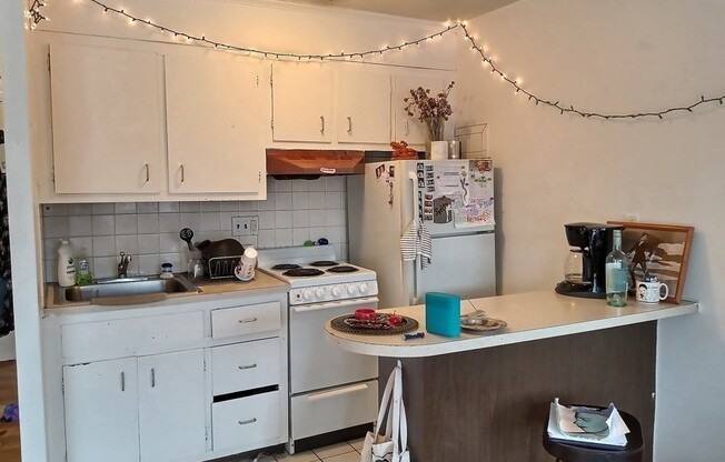 Studio, 1 bath, 999 sqft, $1,895, Unit 23