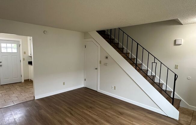 2 beds, 1 bath, 832 sqft, $1,325, Unit 1304