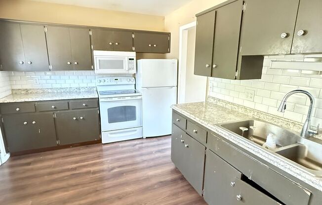 2 bedroom in the heart of Denver! 1 month free!
