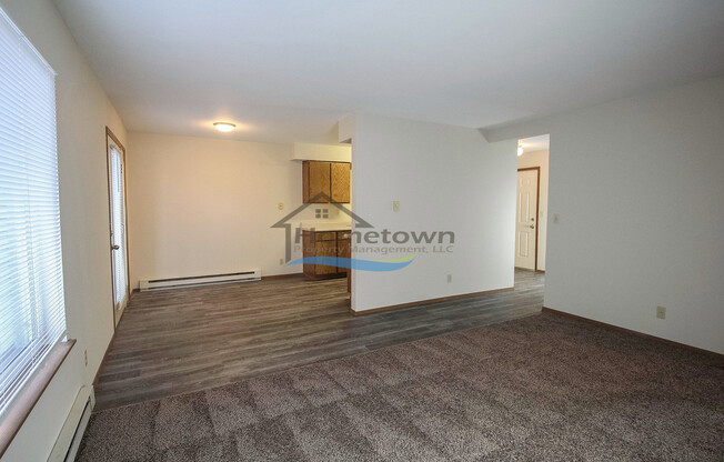 2 beds, 1 bath, 960 sqft, $1,200, Unit H2