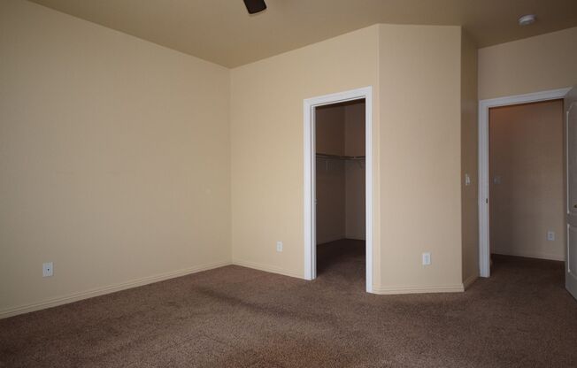 3 beds, 2.5 baths, $2,010