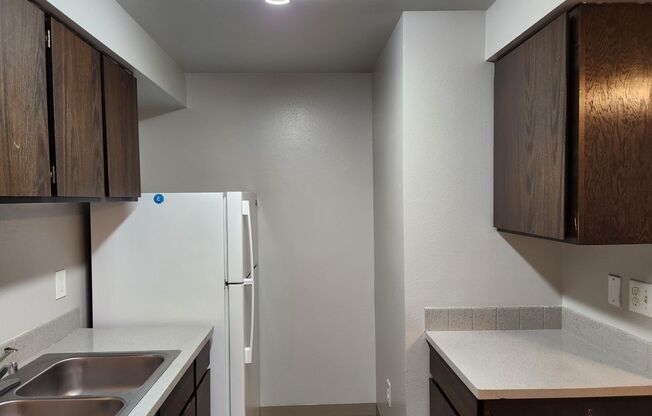 2 beds, 1 bath, 710 sqft, $1,100, Unit HH340