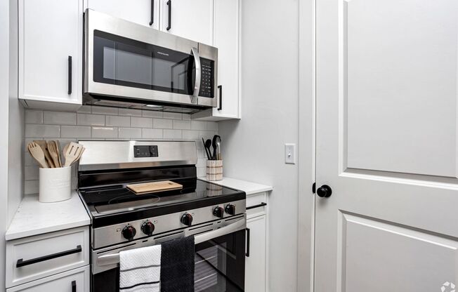 2 beds, 2 baths, 1,109 sqft, $1,600, Unit 1207