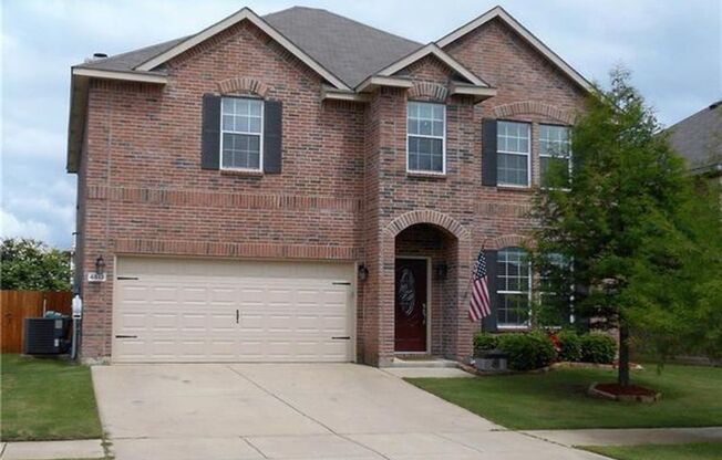 Immaculate 4 bedroom, 2.5 bath in Denton ISD!