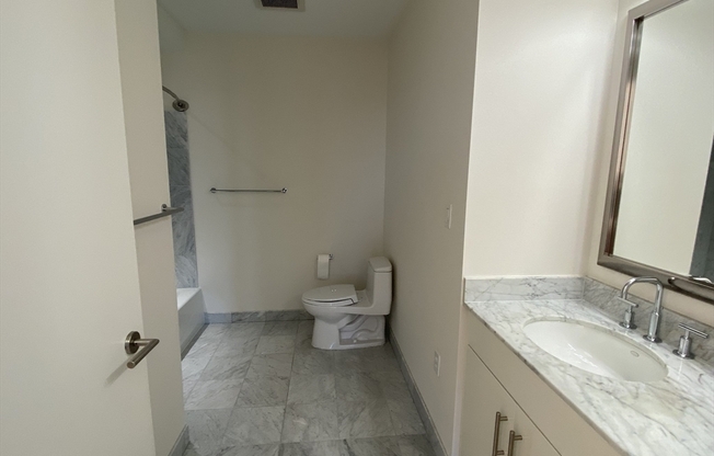2 beds, 2 baths, 1,266 sqft, $4,400, Unit 1112