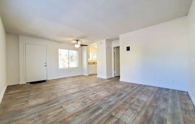 Versailles Apts.