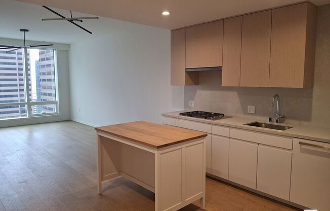 1 bed, 1 bath, 852 sqft, $3,500, Unit 2108