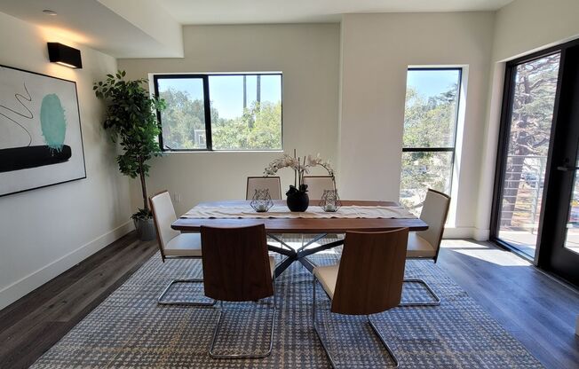 862 Moraga Dr.