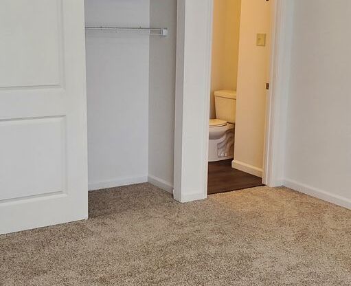 2 beds, 1.5 baths, 1,100 sqft, $1,165, Unit 190207