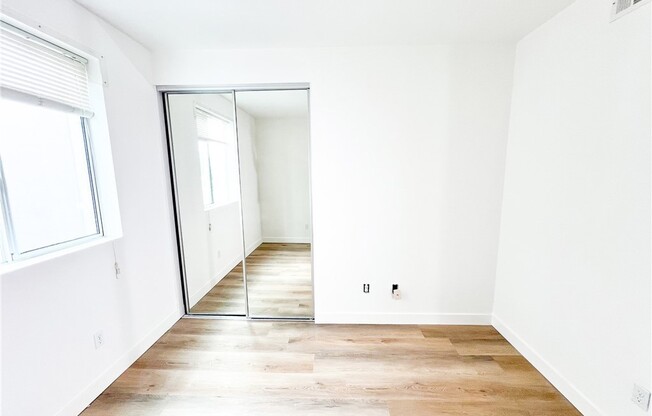 1183 Crenshaw Boulevard