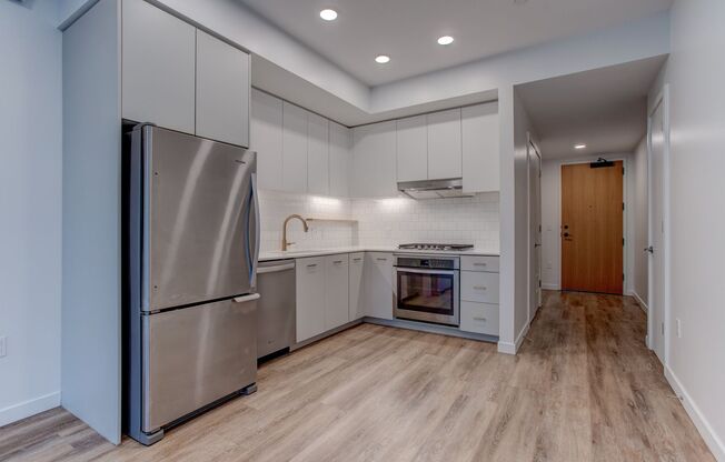 2 beds, 2 baths, 774 sqft, $1,995, Unit 301