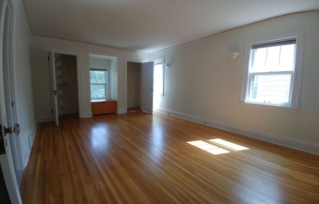 3 beds, 1 bath, $1,995