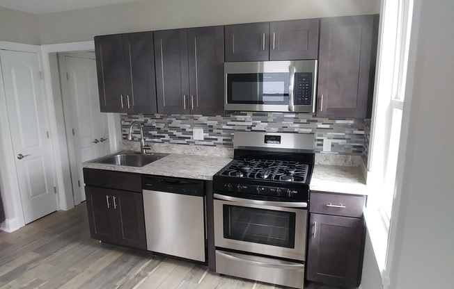 1 bed, 1 bath, 900 sqft, $1,225, Unit 2nd Floor