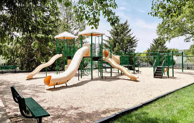 One- two- and three-bedroom apartment homes featuring amenities like three pools, fitness center, basketball court and much more at The Pointe in La Vista, NE