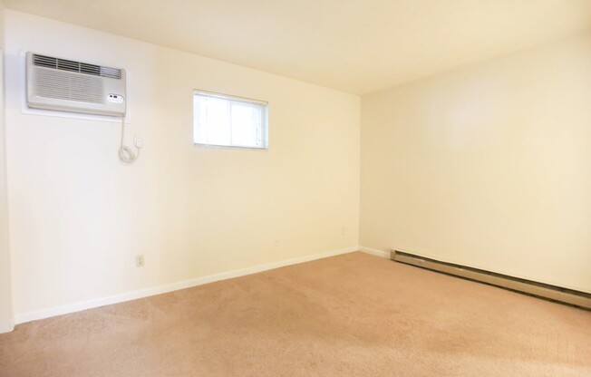 1 bed, 1 bath, 470 sqft, $895, Unit 823 - 05