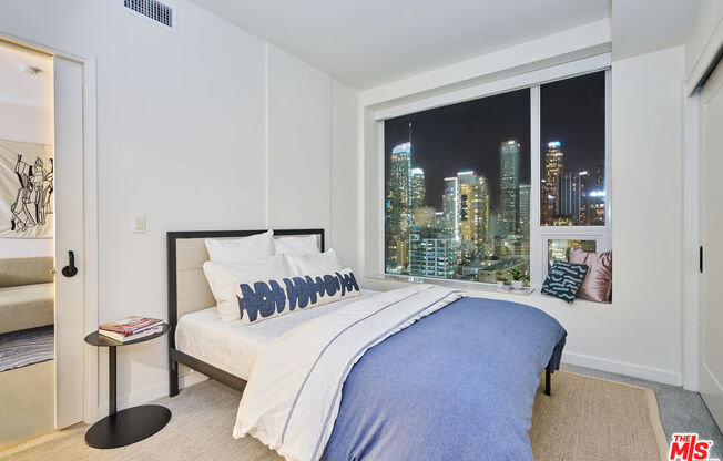 1 bed, 1 bath, 840 sqft, $3,300, Unit 1908