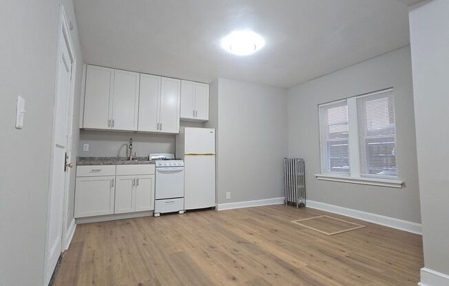 Lower East Side Milwaukee Studio and One bed Apartments- Flexible Lease Terms