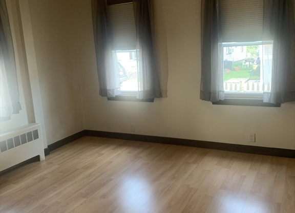 1 bed, 1 bath, 1,100 sqft, $2,200, Unit 2