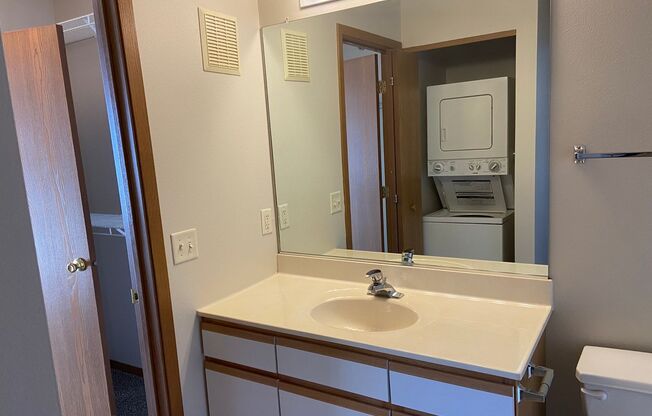 2 beds, 1 bath, 825 sqft, $993, Unit 313N